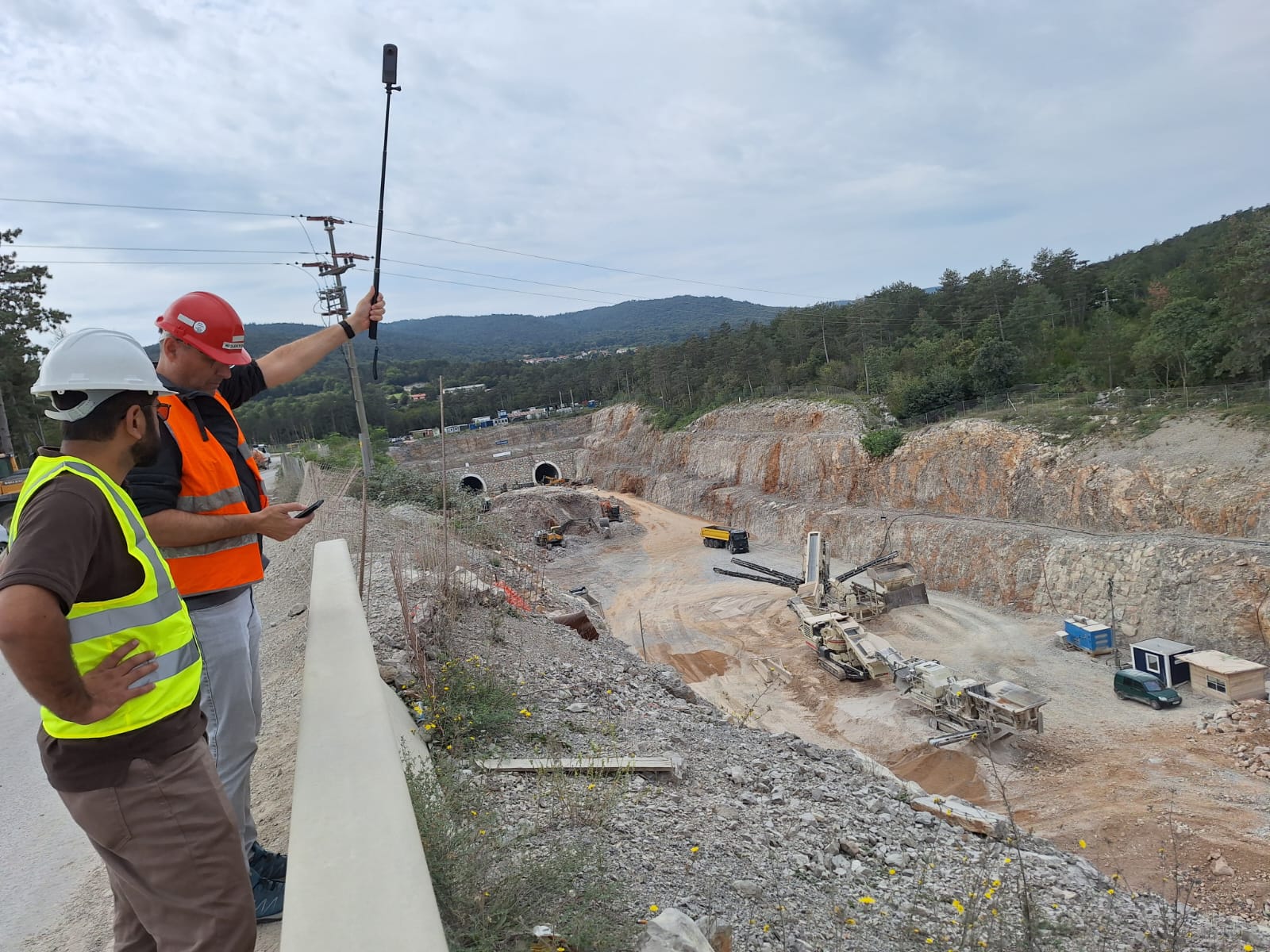 Surveying the Divača–Koper second railway track cutting